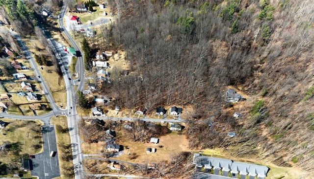 1521 CHURCHVILLE AVE, Staunton, VA 24401