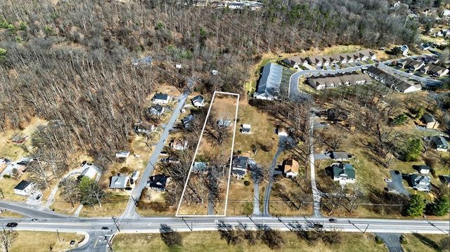 1521 CHURCHVILLE AVE, Staunton, VA 24401