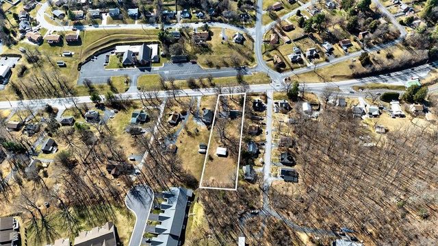 1521 CHURCHVILLE AVE, Staunton, VA 24401