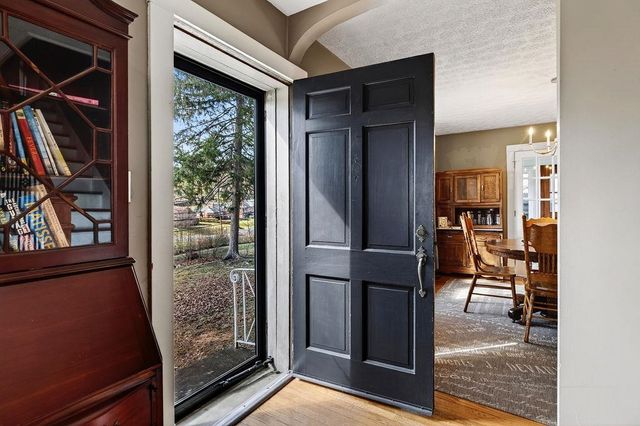 1521 CHURCHVILLE AVE, Staunton, VA 24401