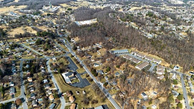 1521 CHURCHVILLE AVE, Staunton, VA 24401