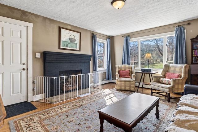 1521 CHURCHVILLE AVE, Staunton, VA 24401