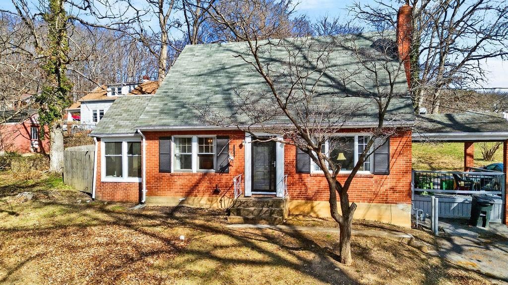 1521 CHURCHVILLE AVE, Staunton, VA 24401