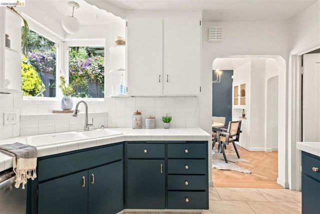 4546 Virginia Ave, Oakland, CA 94619