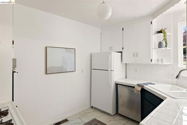4546 Virginia Ave, Oakland, CA 94619
