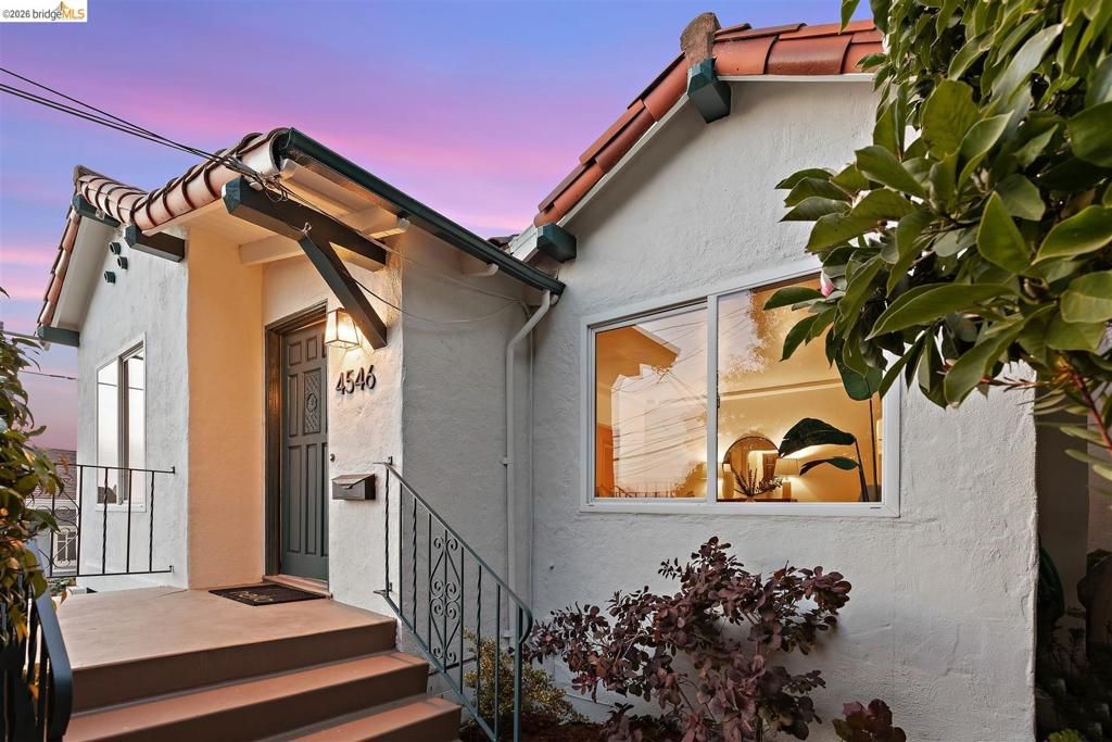 Image 1 of property listing at 4546 Virginia Ave, Oakland, CA 94619