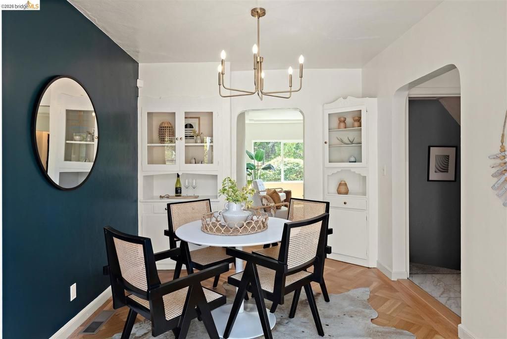 Image 11 of property listing at 4546 Virginia Ave, Oakland, CA 94619