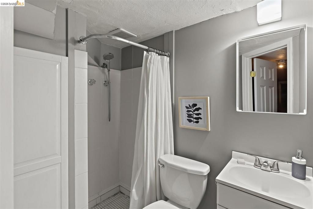 Image 26 of property listing at 4546 Virginia Ave, Oakland, CA 94619
