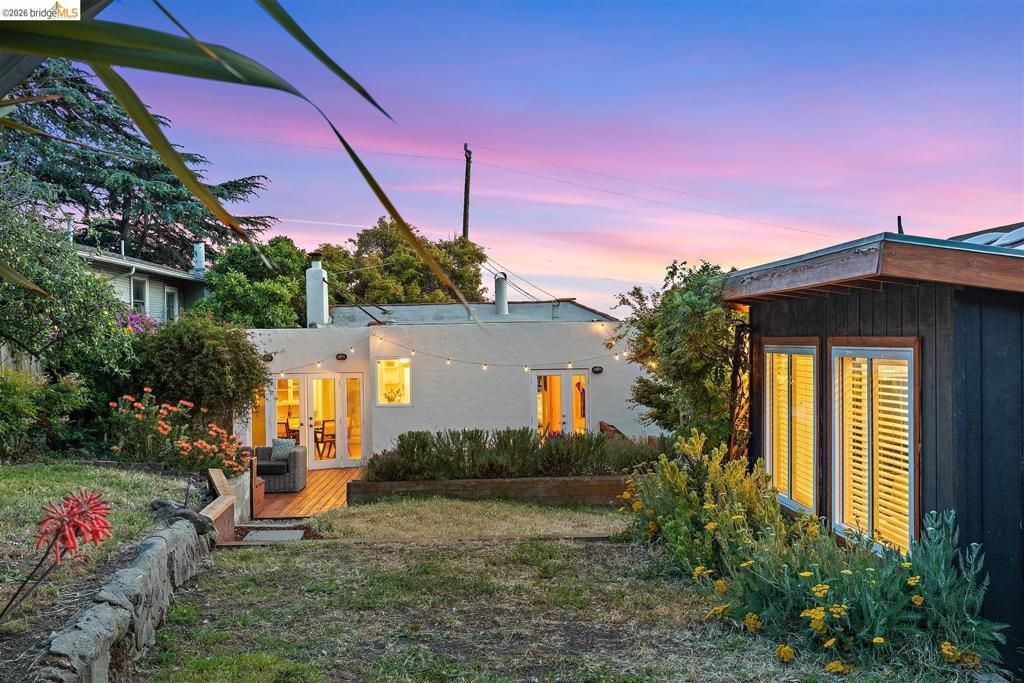 Image 27 of property listing at 4546 Virginia Ave, Oakland, CA 94619