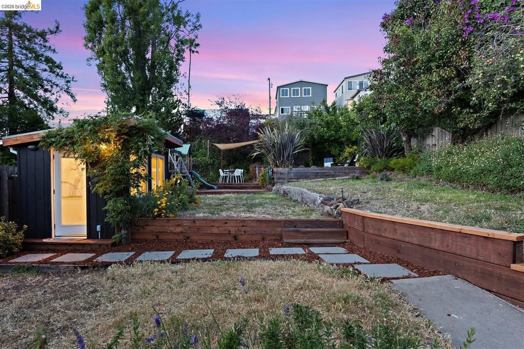 Image 28 of property listing at 4546 Virginia Ave, Oakland, CA 94619