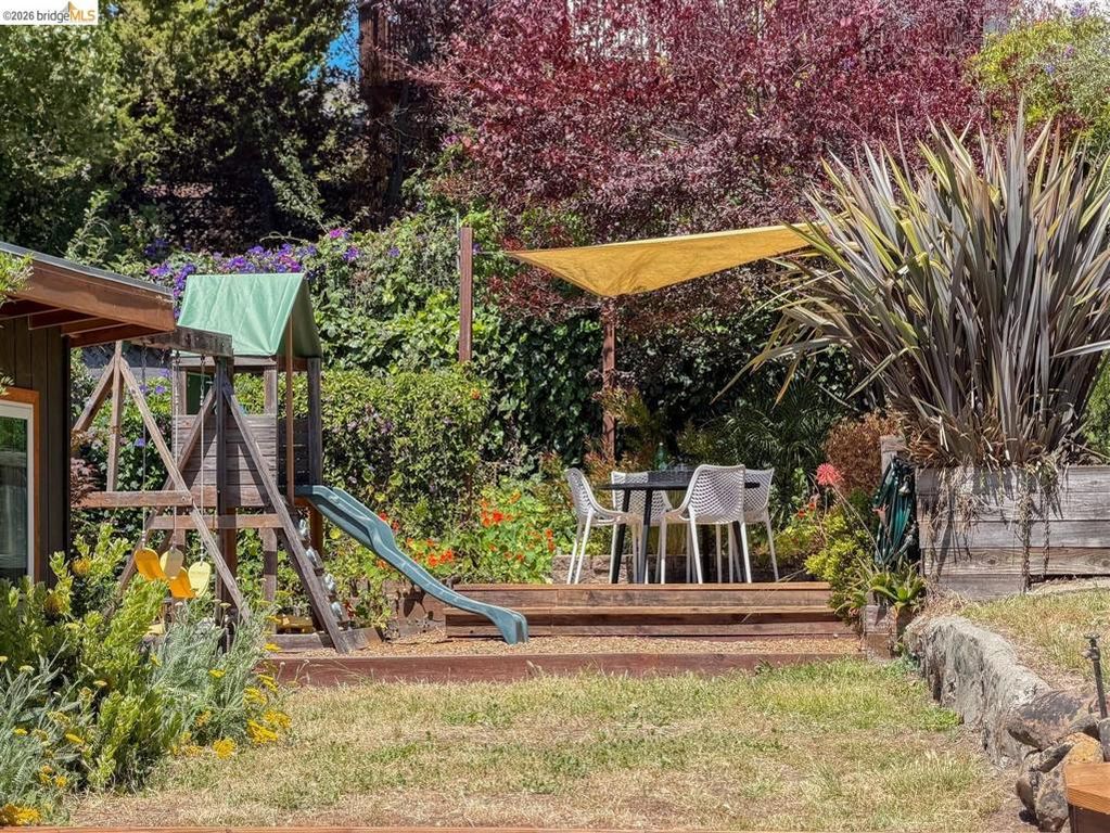 Image 32 of property listing at 4546 Virginia Ave, Oakland, CA 94619