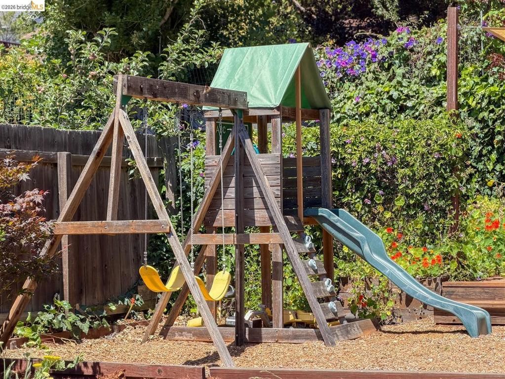 Image 33 of property listing at 4546 Virginia Ave, Oakland, CA 94619