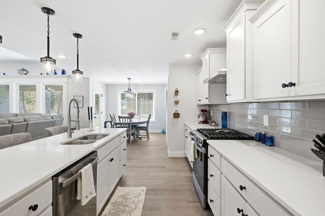 5801 HARVEST LEAF DR, Columbia, MO 65202