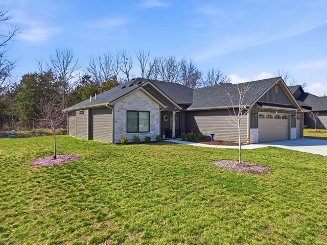 5801 HARVEST LEAF DR, Columbia, MO 65202