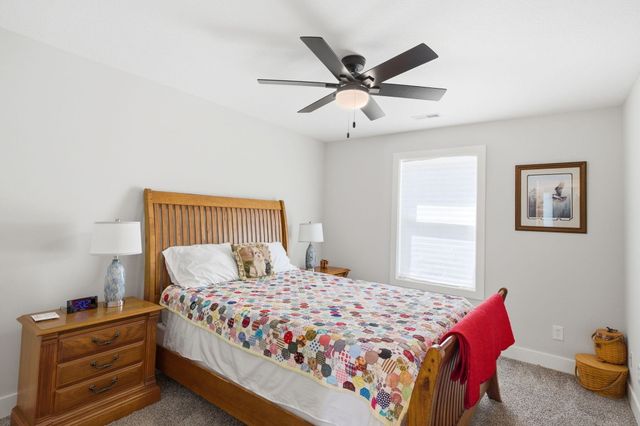 5801 HARVEST LEAF DR, Columbia, MO 65202