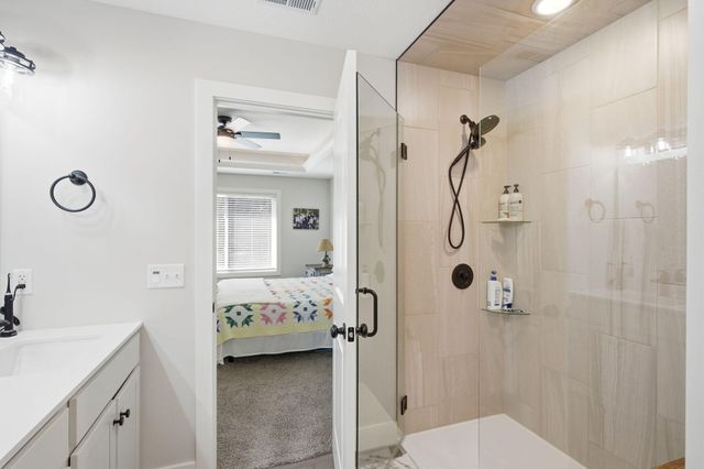 5801 HARVEST LEAF DR, Columbia, MO 65202