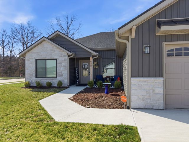 5801 HARVEST LEAF DR, Columbia, MO 65202