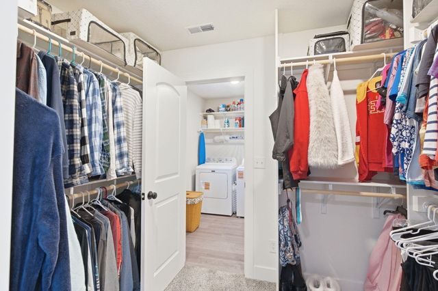 5801 HARVEST LEAF DR, Columbia, MO 65202