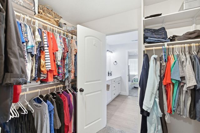 5801 HARVEST LEAF DR, Columbia, MO 65202