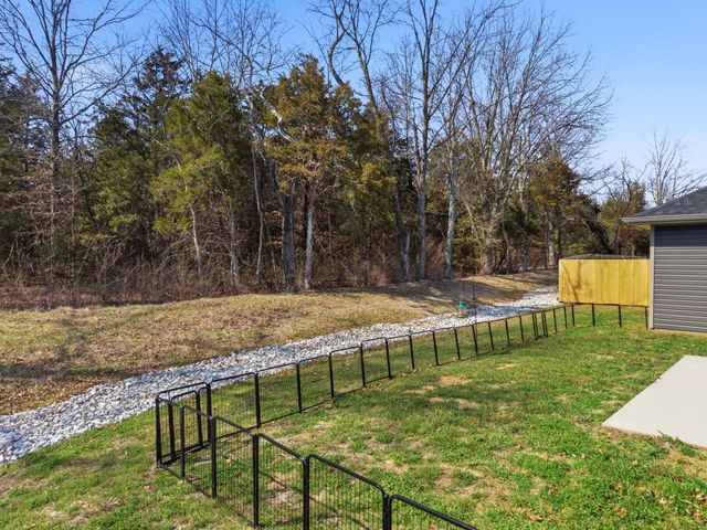 5801 HARVEST LEAF DR, Columbia, MO 65202