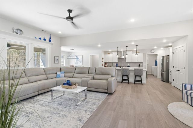 5801 HARVEST LEAF DR, Columbia, MO 65202