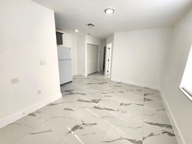 2466 Lincoln Street 3, Hollywood, FL 33020