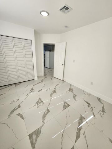 2466 Lincoln Street 3, Hollywood, FL 33020