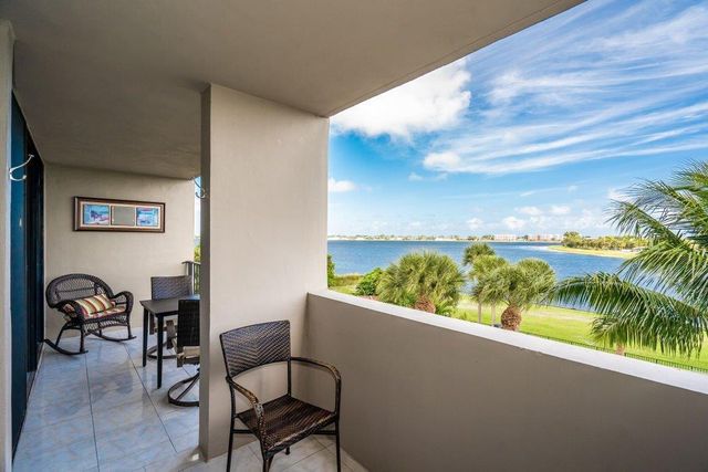 1830 Embassy Drive 411, West Palm Beach, FL 33401