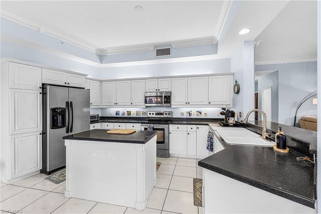 451 Bayfront PL # 5503, Naples, FL 34102