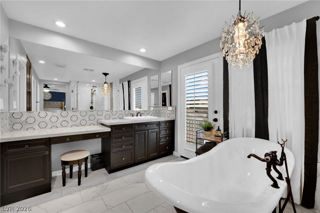 7466 Desertscape Avenue, Las Vegas, NV 89178