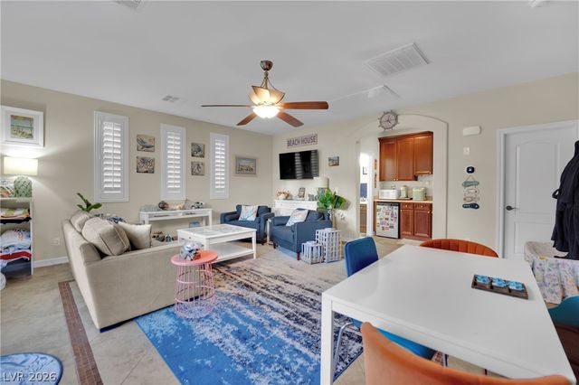 7466 Desertscape Avenue, Las Vegas, NV 89178