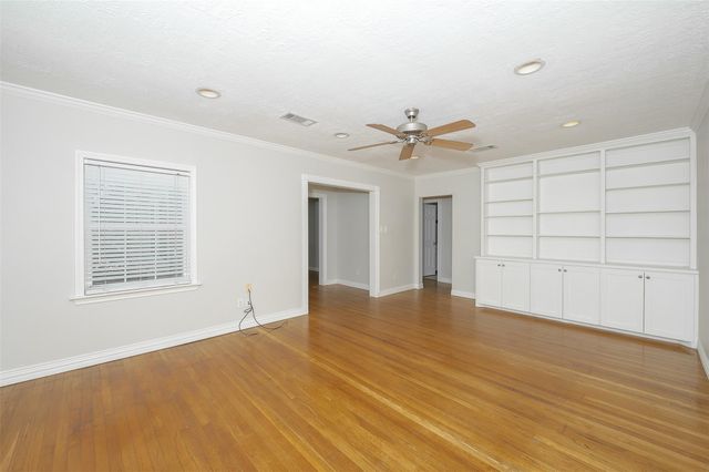 709 Inwood Drive, Bryan, TX 77802