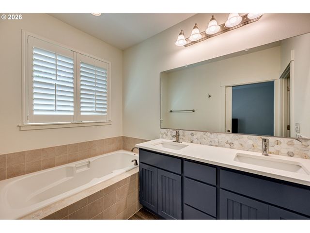 3801 N 5TH Way, Ridgefield, WA 98642