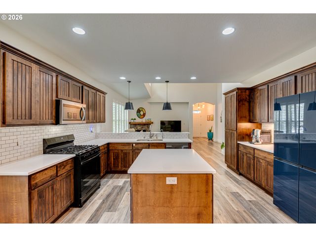 3801 N 5TH Way, Ridgefield, WA 98642