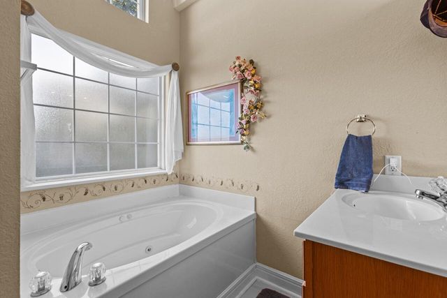 150 Nathan Drive, Hollister, MO 65672