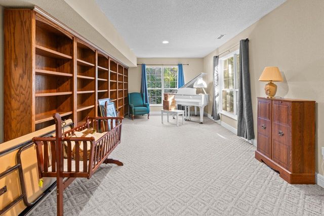 150 Nathan Drive, Hollister, MO 65672