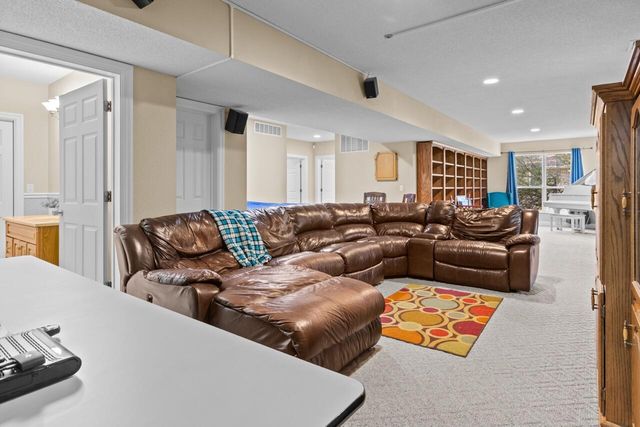 150 Nathan Drive, Hollister, MO 65672