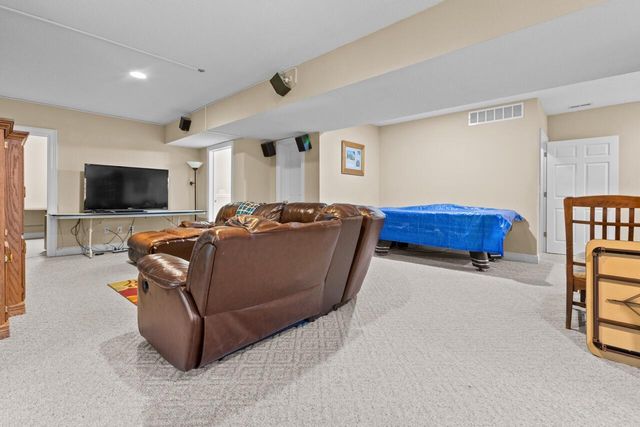 150 Nathan Drive, Hollister, MO 65672