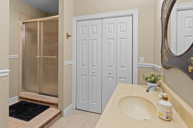 150 Nathan Drive, Hollister, MO 65672