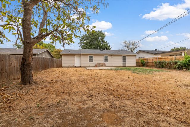 517 Aransas Drive, Euless, TX 76039