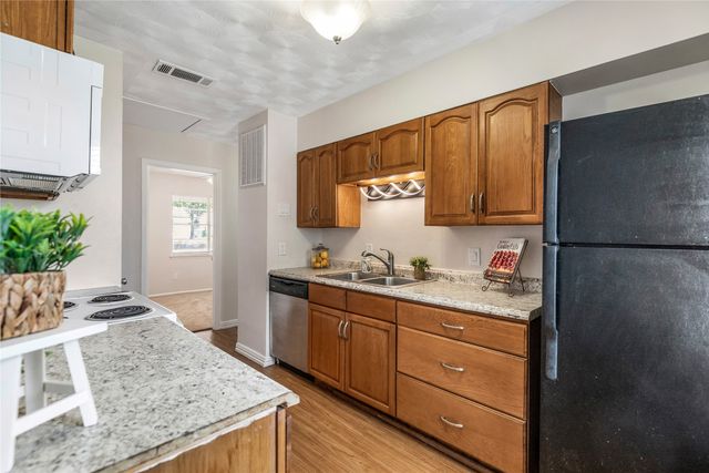 517 Aransas Drive, Euless, TX 76039