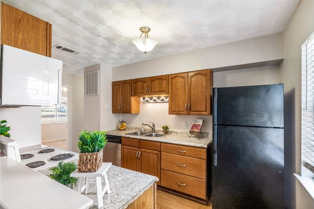 517 Aransas Drive, Euless, TX 76039