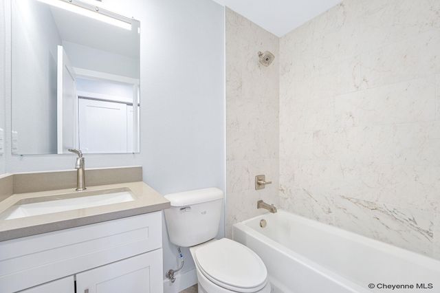 423 SNYDER AVE, Cheyenne, WY 82007