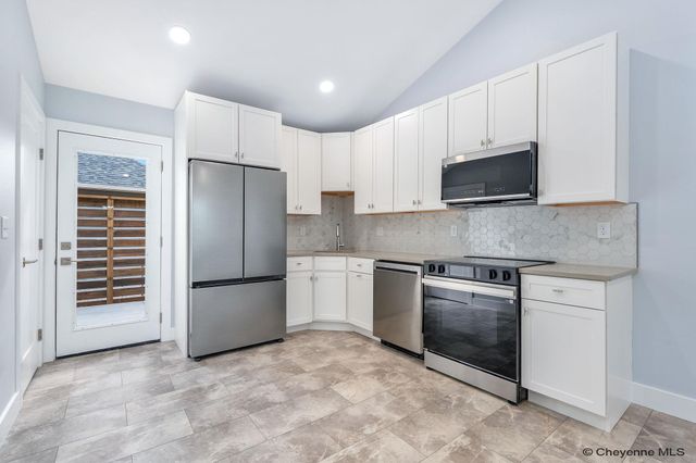 423 SNYDER AVE, Cheyenne, WY 82007