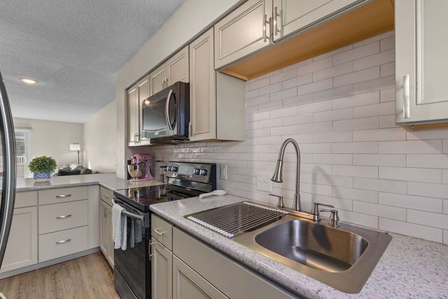 3818 Belle Avenue 0, Davenport, IA 52807