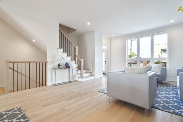 3506 N Central Avenue, Chicago, IL 60634