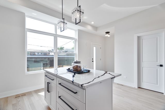 3506 N Central Avenue, Chicago, IL 60634