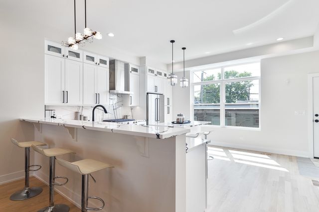 3506 N Central Avenue, Chicago, IL 60634