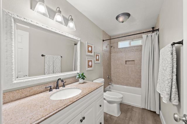 11238 Torrey Pines Dr, Auburn, CA 95602