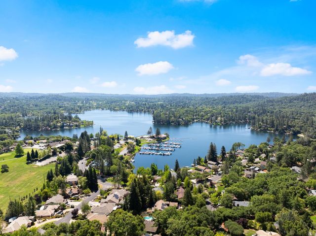 11238 Torrey Pines Dr, Auburn, CA 95602